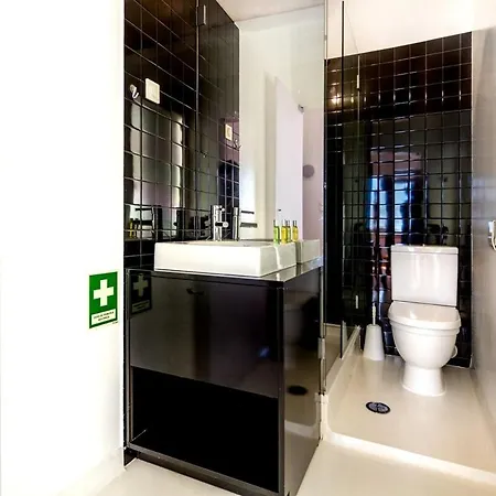Chiado Apartment, The Heart Of ליסבון